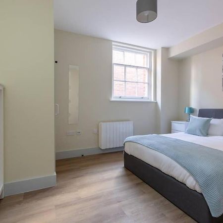 Hereford City Centre - Apartment 4, Isabella House - Modern Apartment In The Heart Of The City - Sleeps 4 Guests - Hosted By Rentmyhouse Luaran gambar