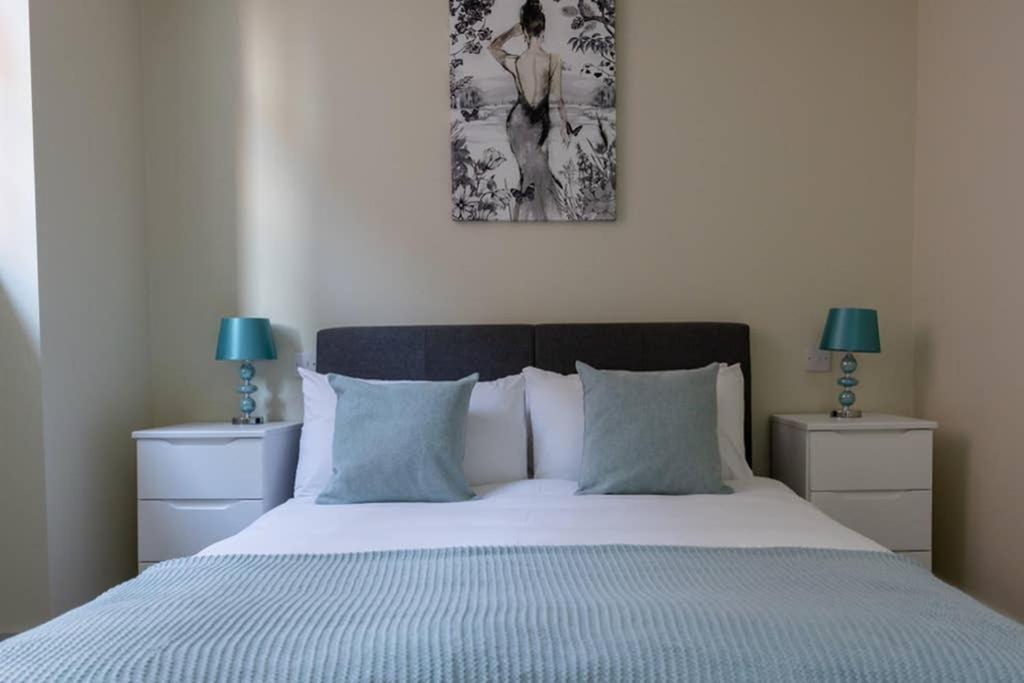 Hereford City Centre - Apartment 4, Isabella House - Modern Apartment In The Heart Of The City - Sleeps 4 Guests - Hosted By Rentmyhouse Luaran gambar